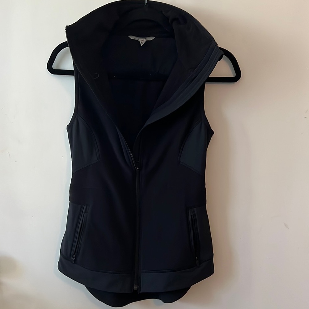 Athleta vest